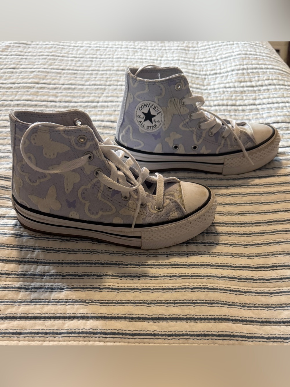 Converse High-Top Sneakers in White and Light Purple